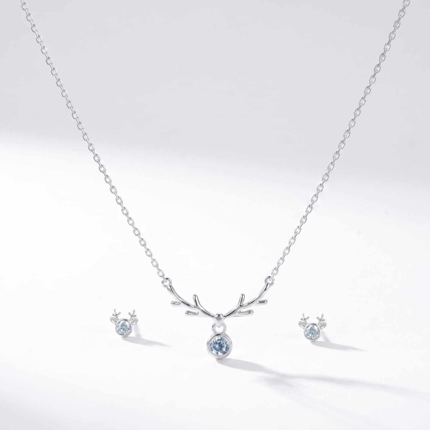 Golden Reindeer Spark Pendant Set – Festive Elegance in Gold Golden Reindeer Spark Pendant Set – Festive Elegance in Gold